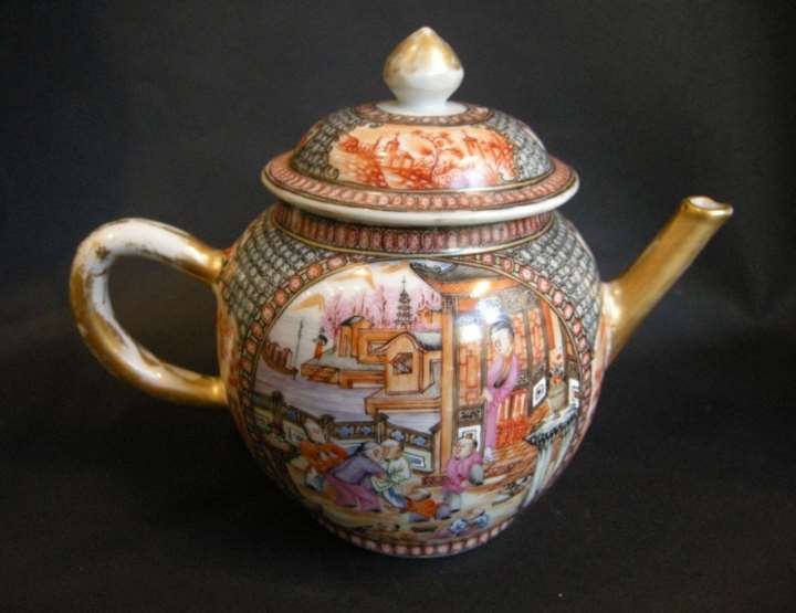 Tea pot famille rose porcelain